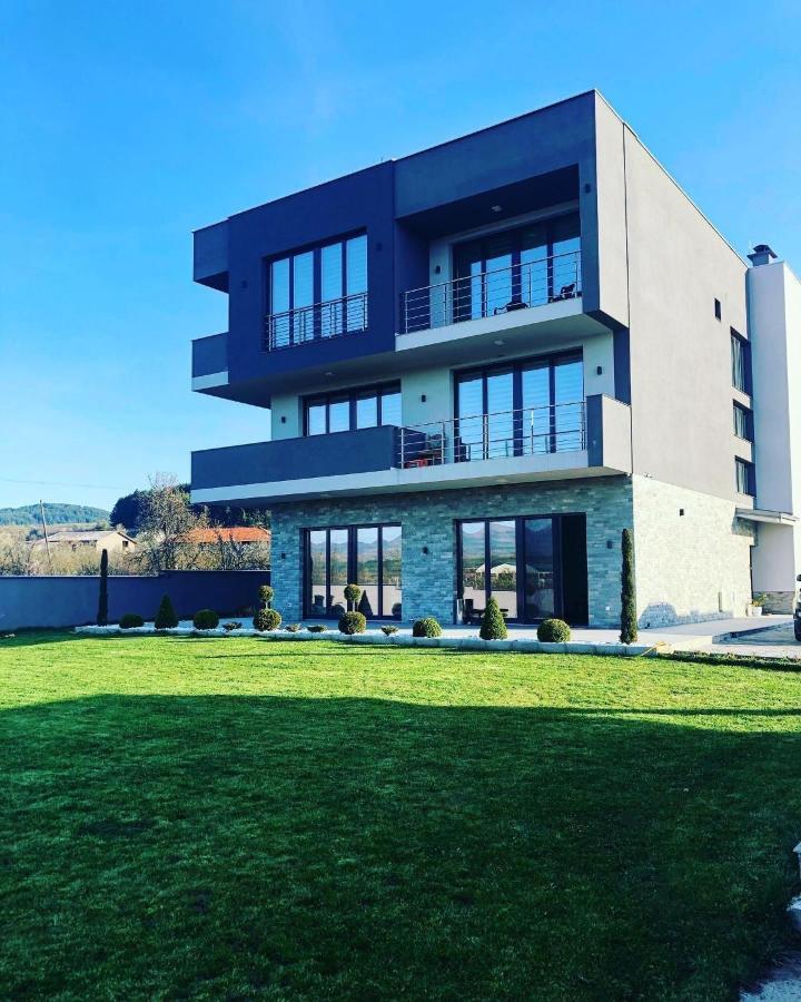Papa Apartments Berovo Buitenkant foto