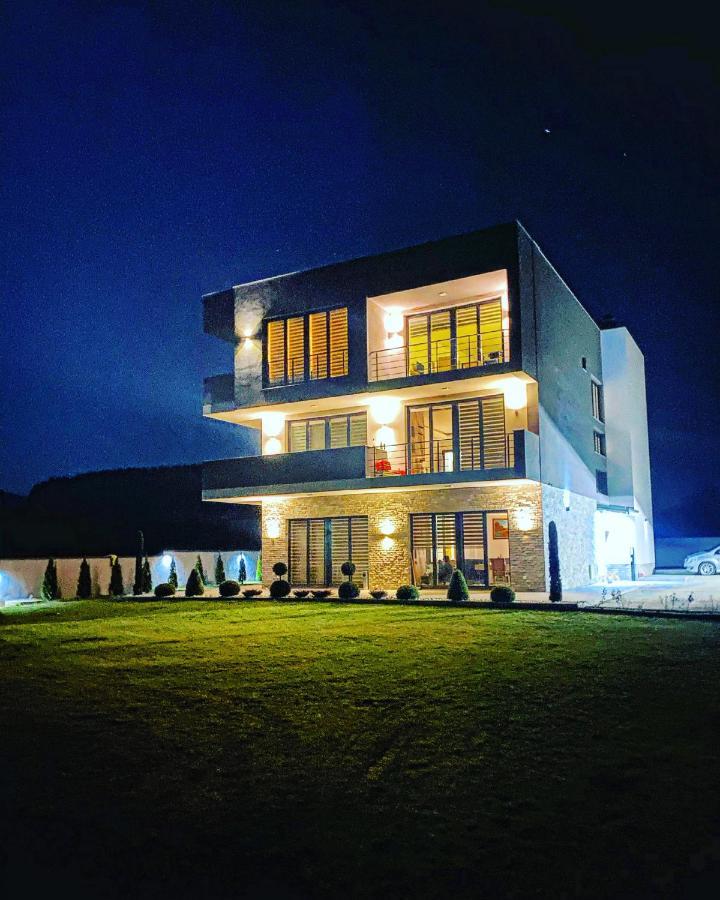 Papa Apartments Berovo Buitenkant foto