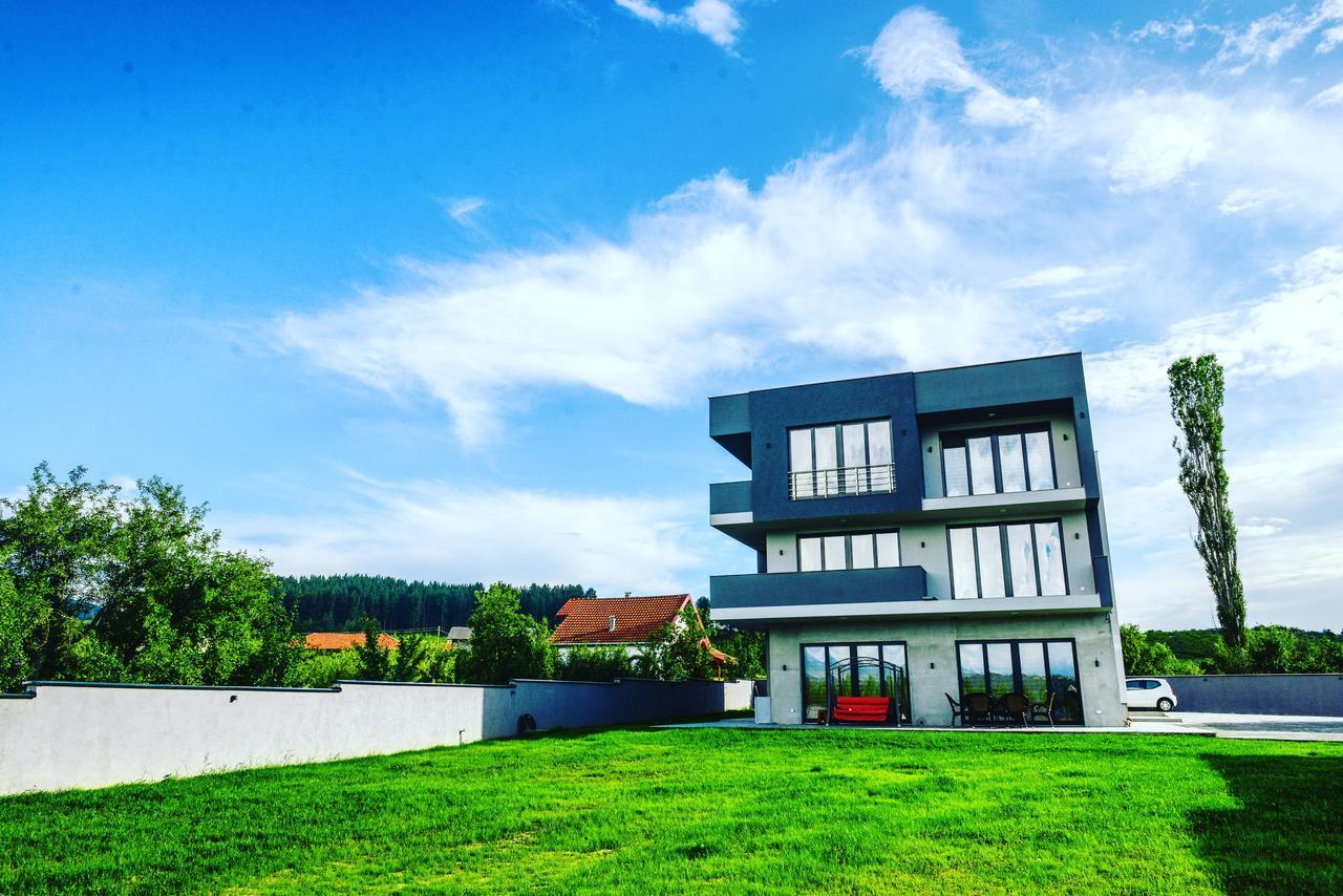 Papa Apartments Berovo Buitenkant foto