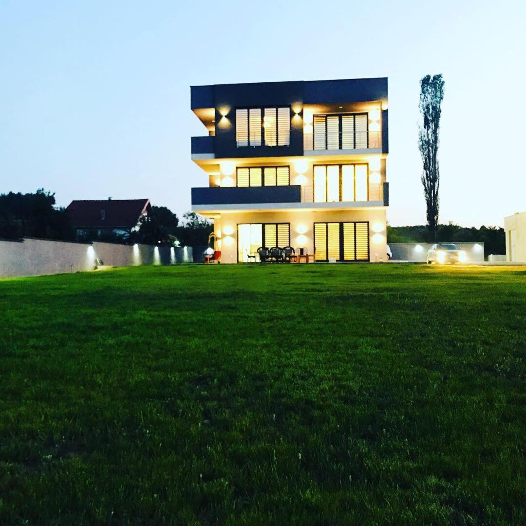 Papa Apartments Berovo Buitenkant foto