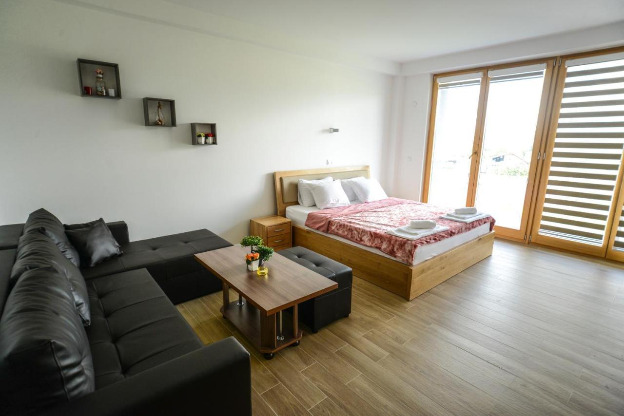 Papa Apartments Berovo Buitenkant foto
