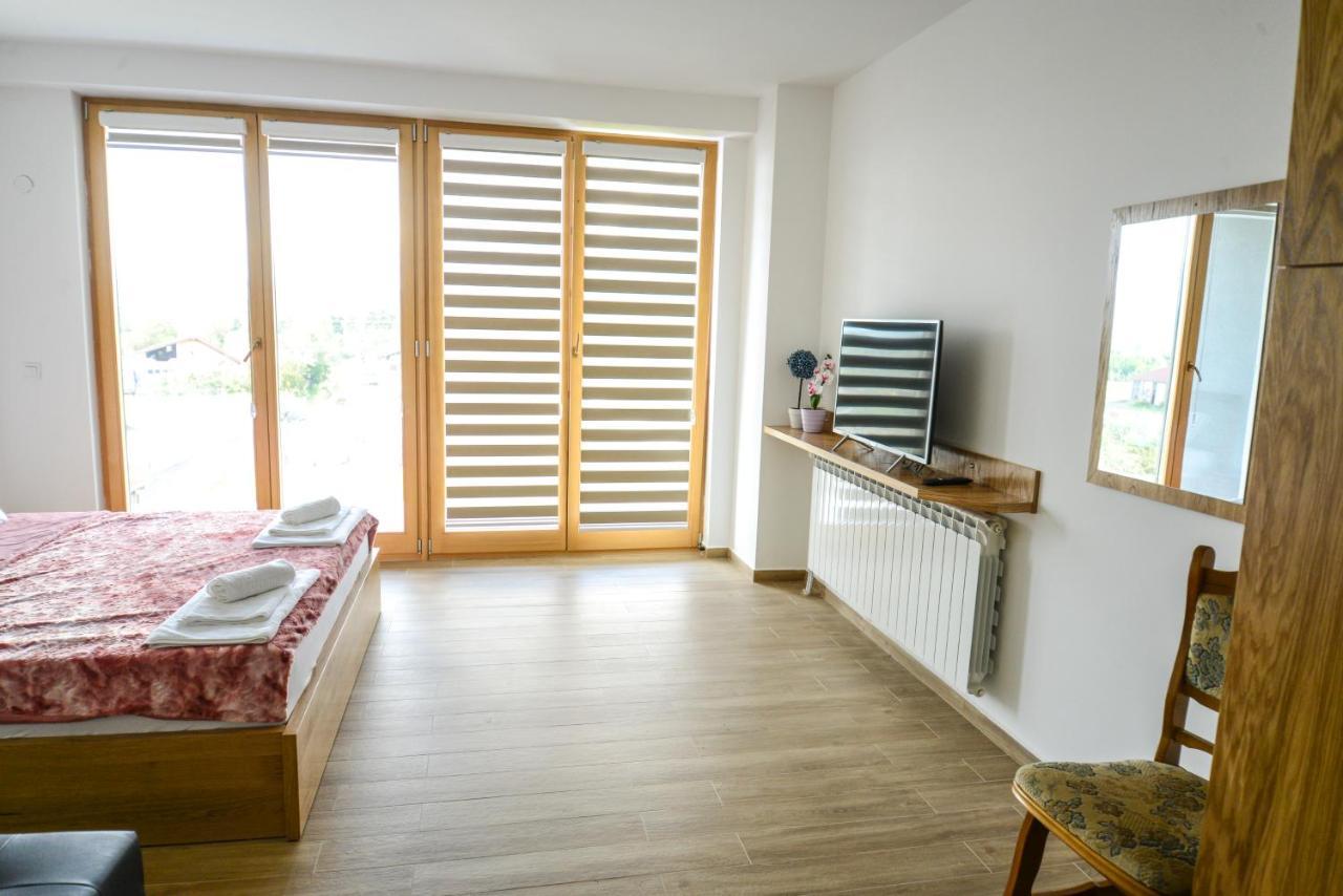 Papa Apartments Berovo Buitenkant foto