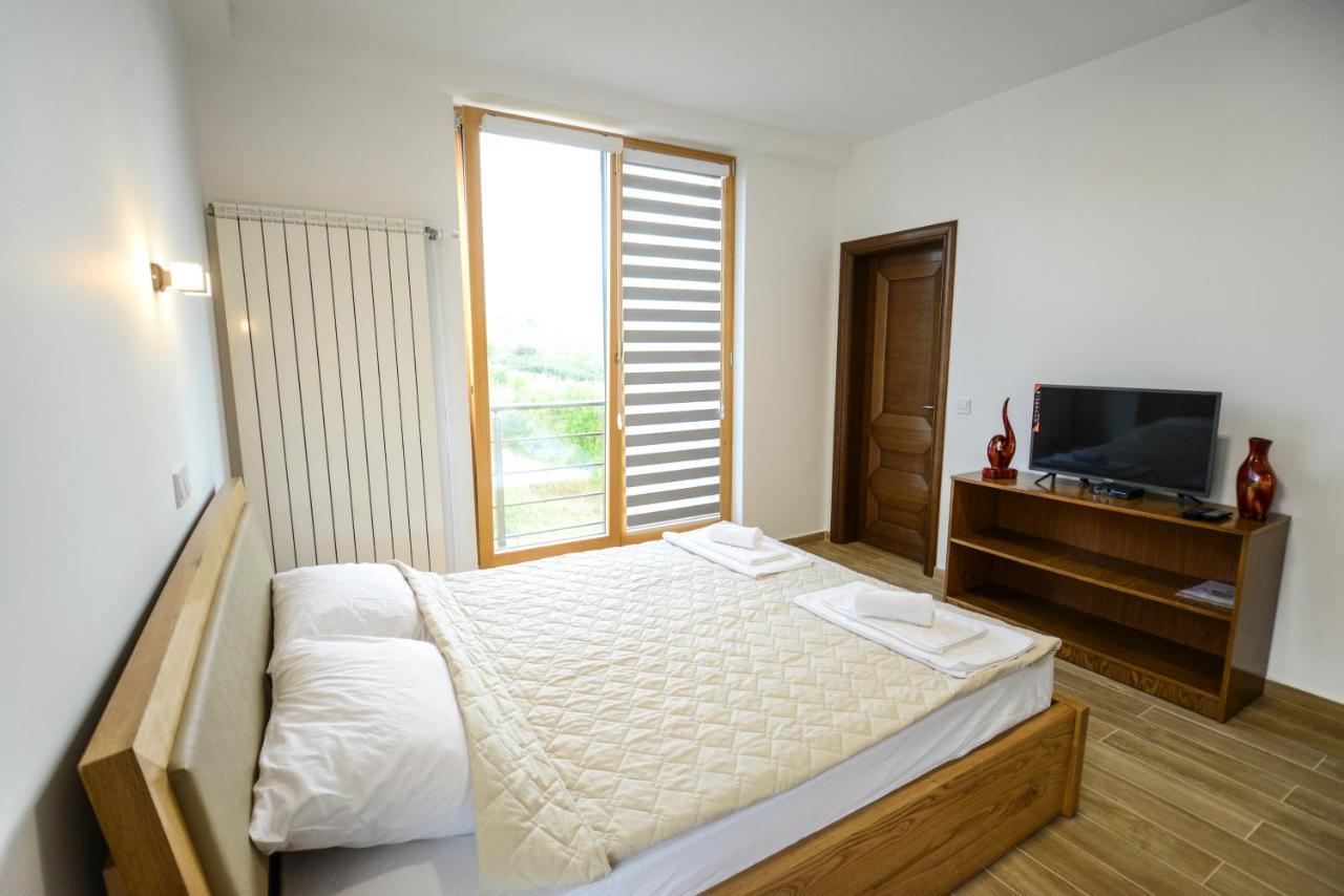 Papa Apartments Berovo Buitenkant foto